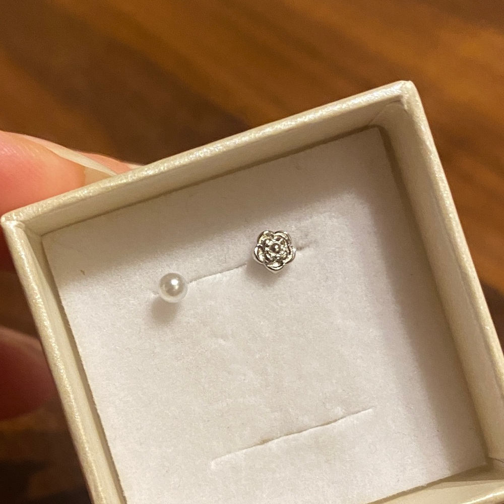Pearl and Rose Nose L Stud
